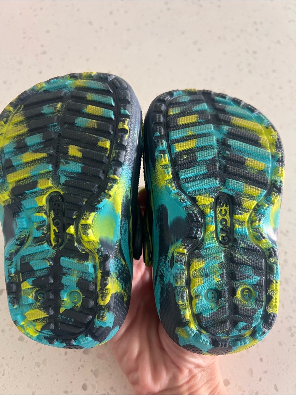 Crocs Kids Tie-Dye Foam Clog - Black, Yellow & Teal - Picture 3 of 6